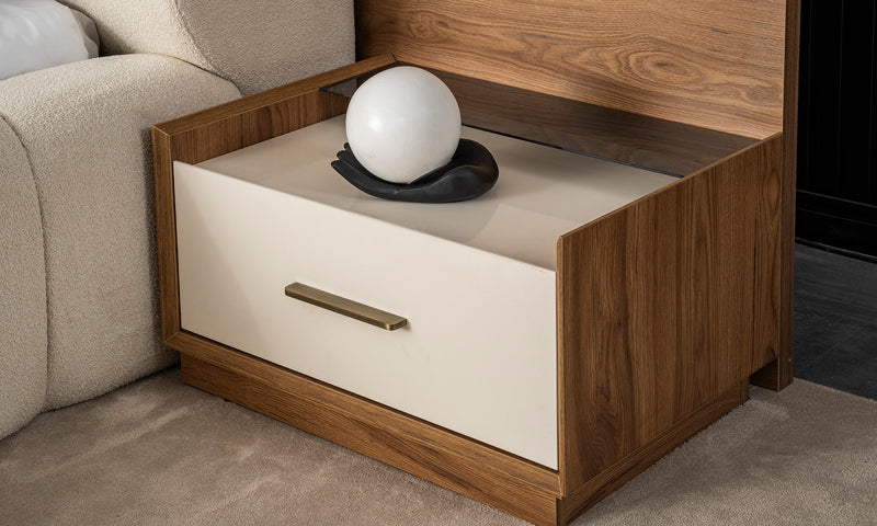 Alde Nightstand