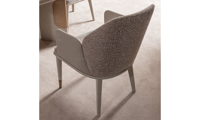 Momentum Lux Chair